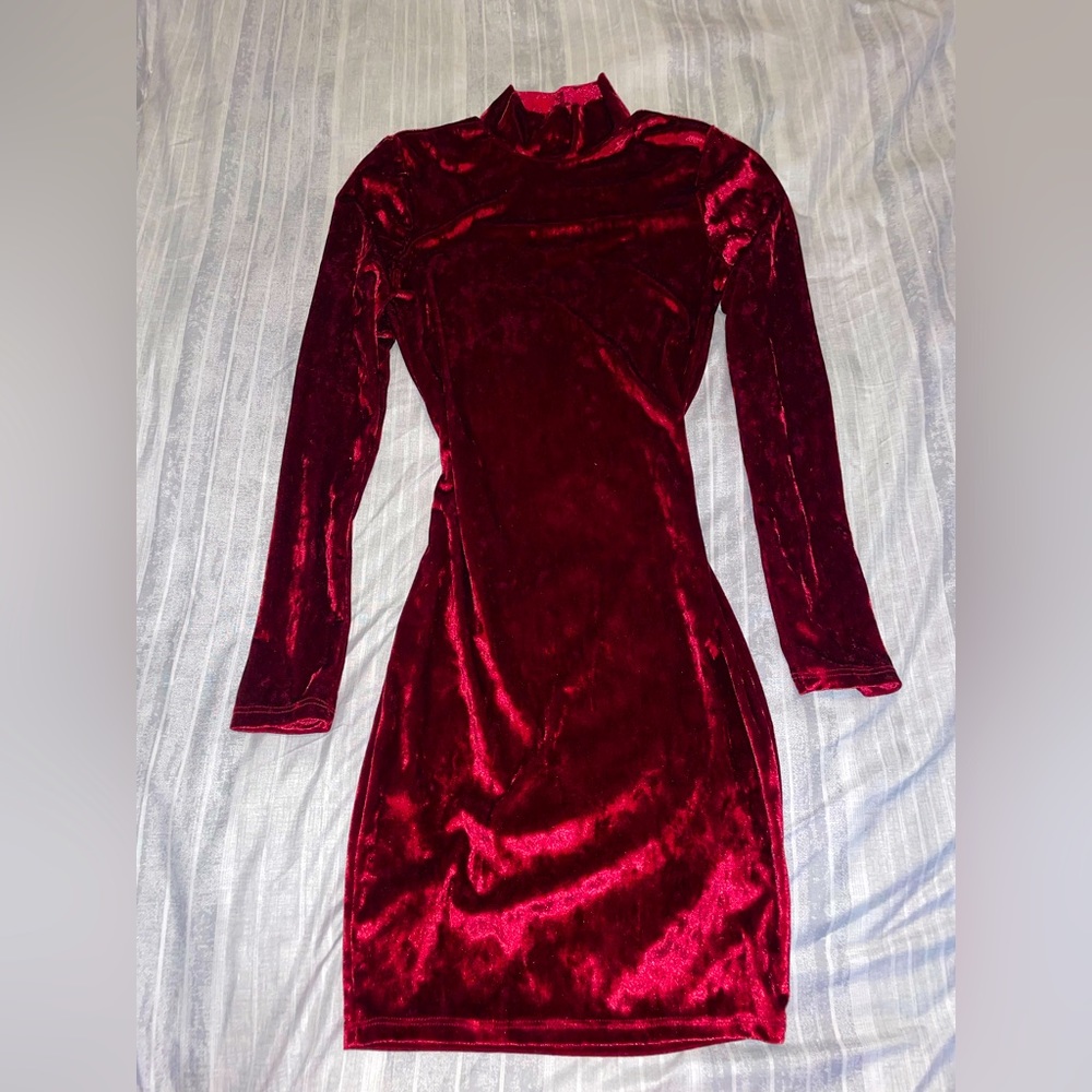 Fashion Nova Long Sleeves Mini Velvet Dress
